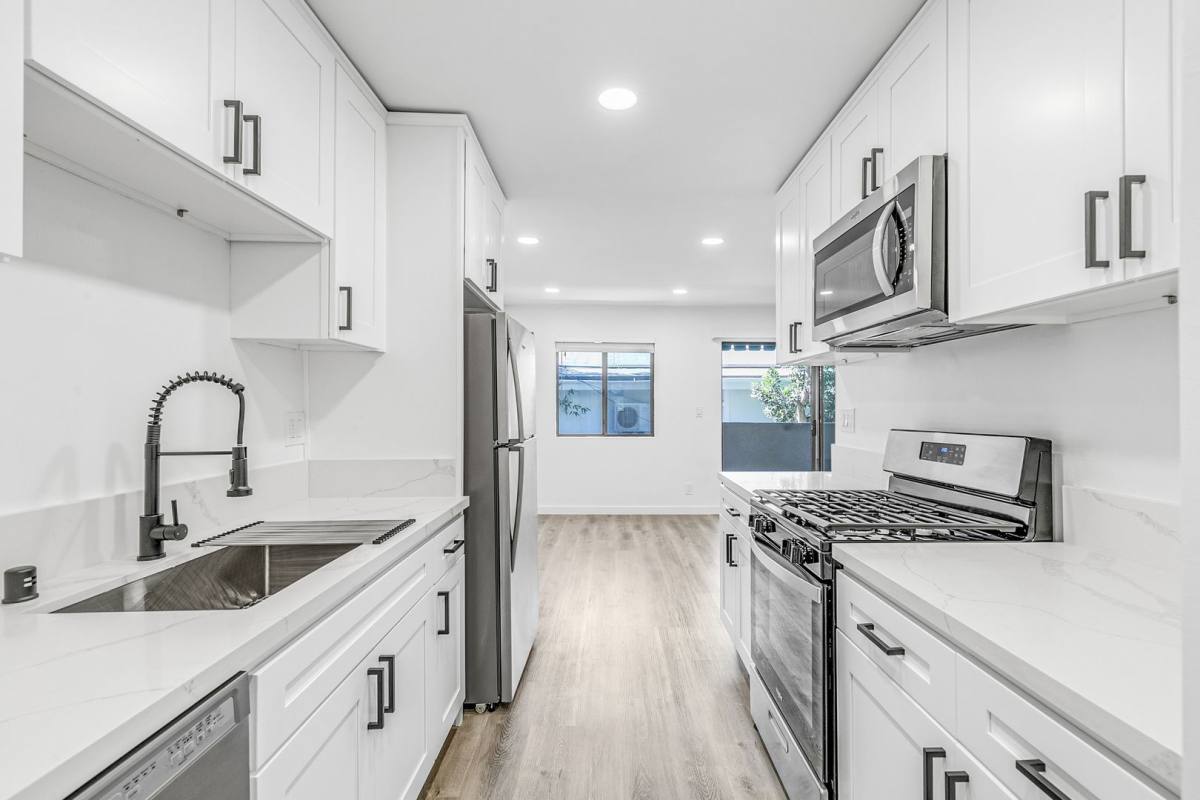 Apartment for rent at 4544 Colbath Ave, Sherman Oaks, CA 91423