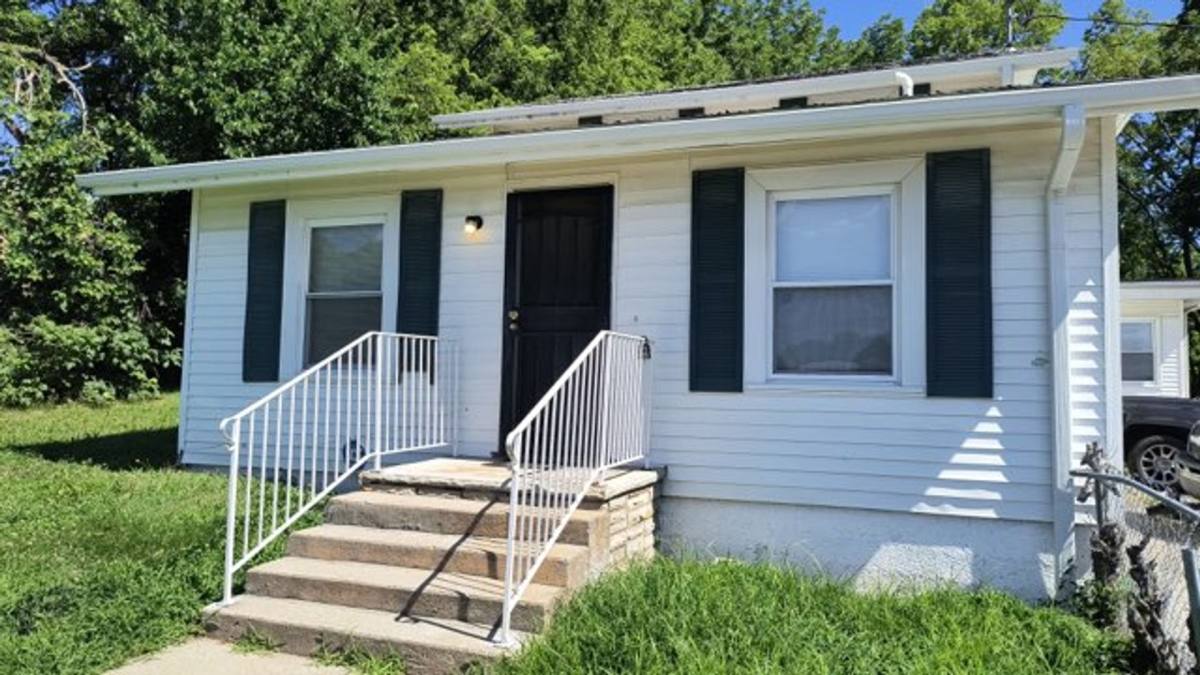 House for rent at 5918 Leavenworth Rd, Kansas City, KS 66104