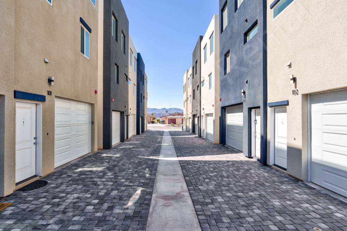Apartment for rent at 2061 Magnolia Dr, Lake Havasu City, AZ 86403