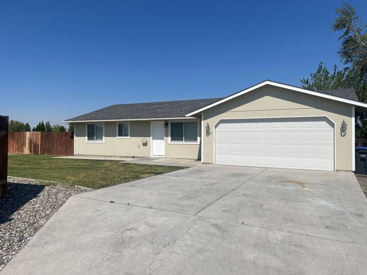 House for rent at 1738 W Mockingbird St, Moses Lake, WA 98837