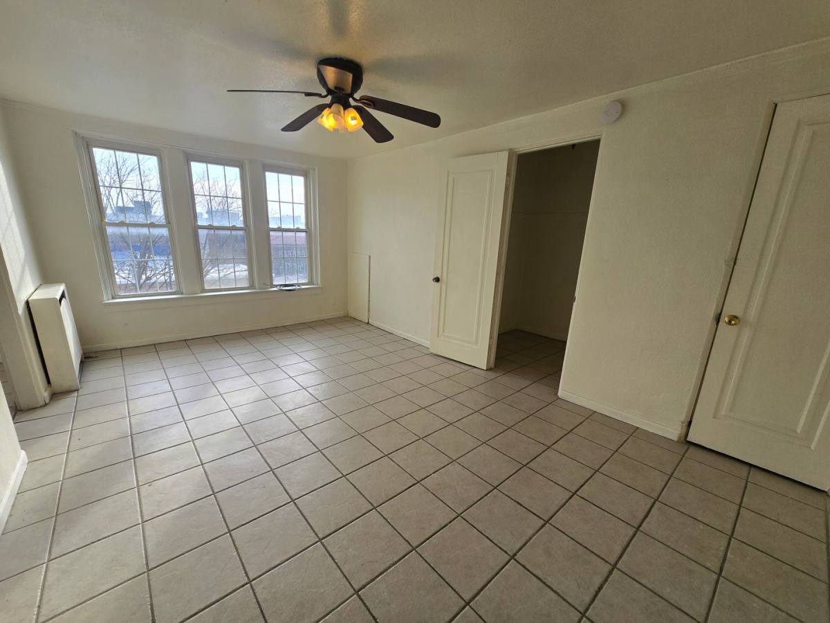 Apartment for rent at 1003 Pierce St, Sioux City, IA 51105