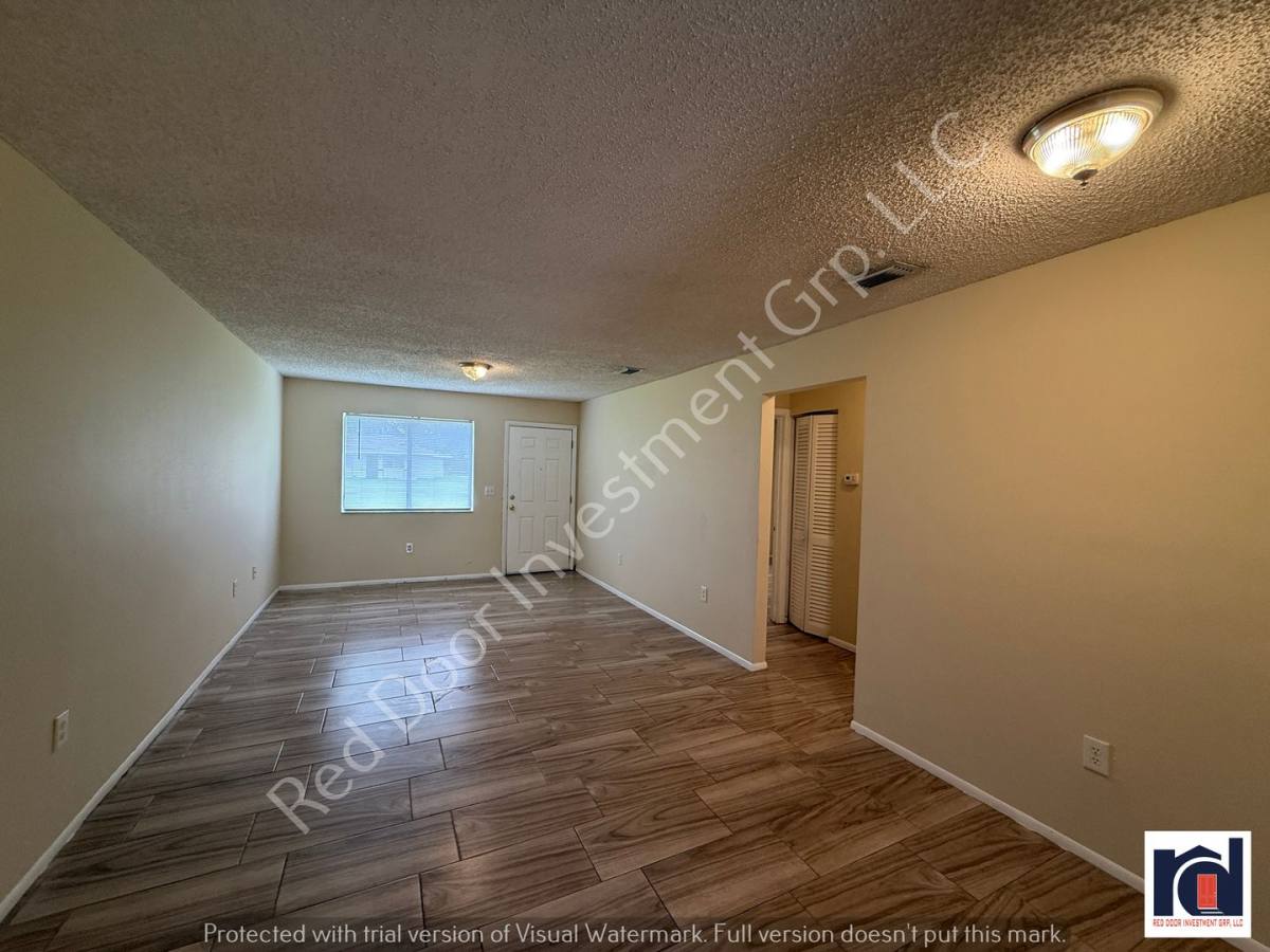 Apartment for rent at 2744 Botts Landing Rd, Deland, FL 32720