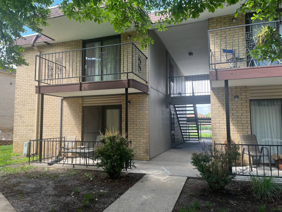 Apartment for rent at 2928 SW Lydia, Topeka, KS 66614