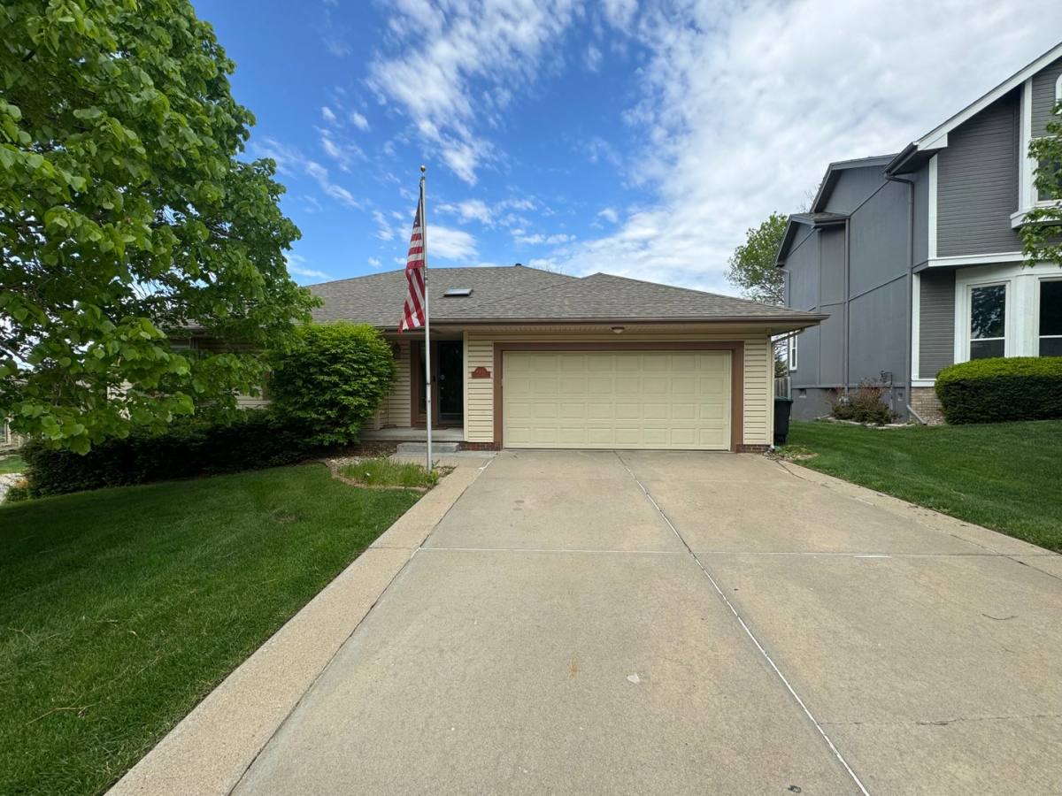 House for rent at 16642 Adams St, Omaha, NE 68135