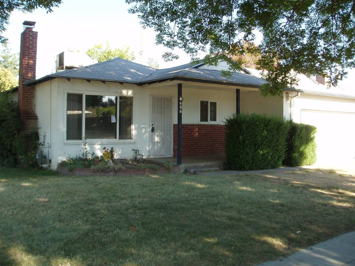 House for rent at 4696 N Howard Ave, Fresno, CA 93726
