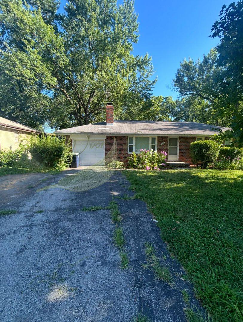 House for rent at 6613 NE 49th Terrace, Kansas City, MO 64119
