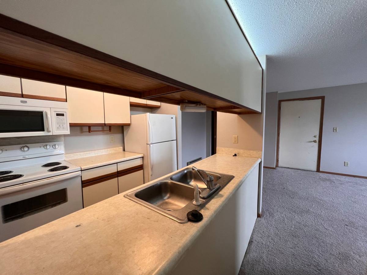 Condo for rent at 802 Benton Dr, Iowa City, IA 52246