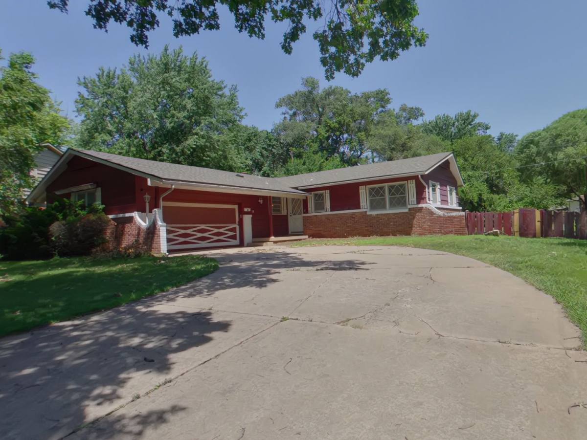 House for rent at 10000 W 9th St N, Wichita, KS 67212