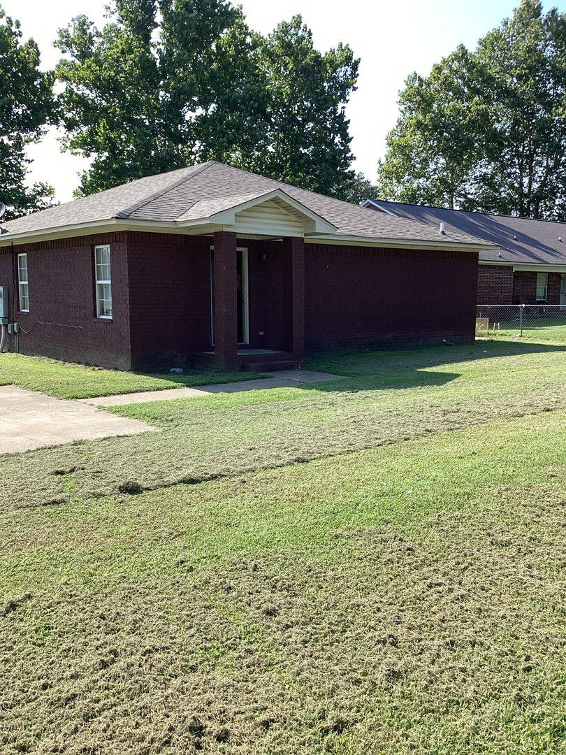 Townhouse for rent at 122 W Nipper St, Beebe, AR 72012
