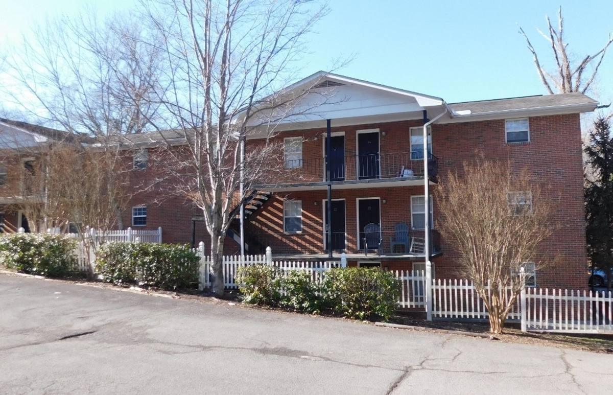 Apartment for rent at 5540 N Broadway St, Knoxville, TN 37918