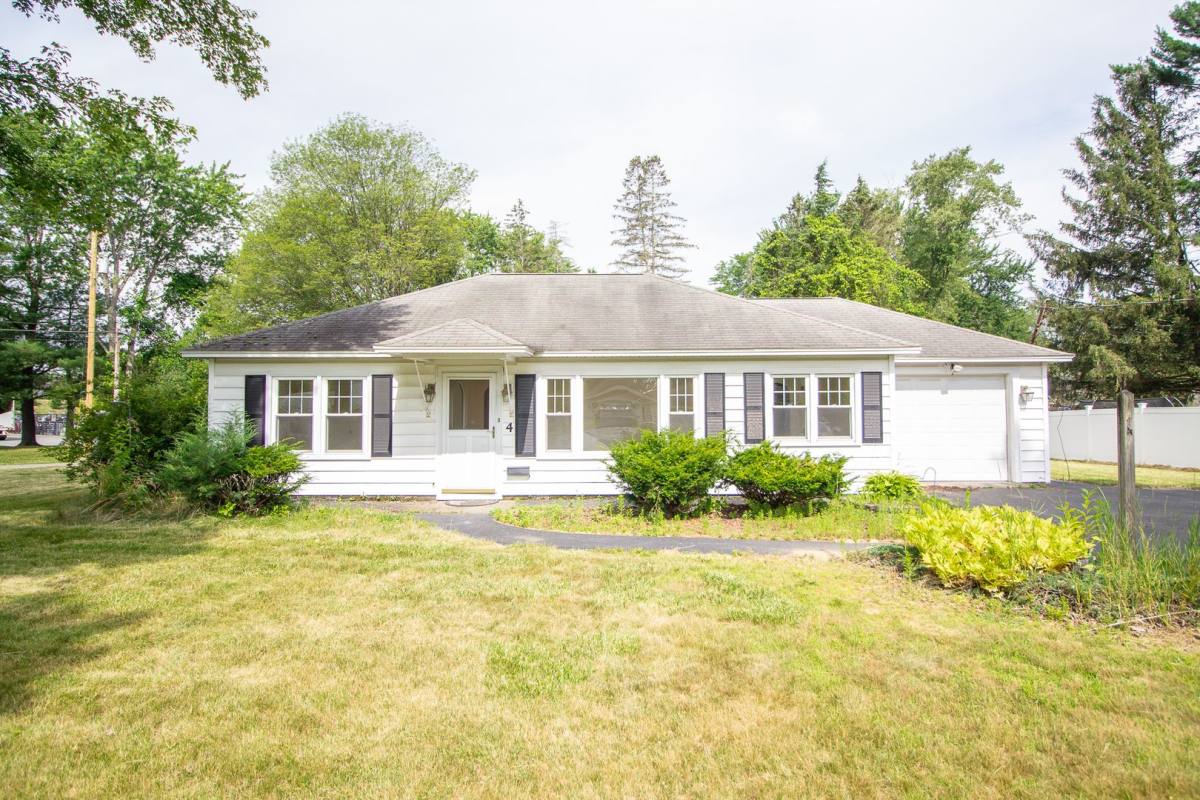 House for rent at 4 Weiser St, Glenmont, NY 12077