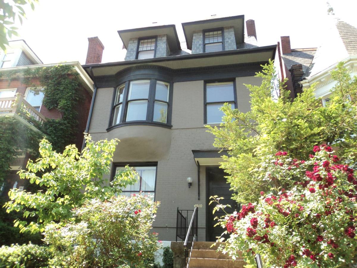 Apartment for rent at 4910 Washington Ave, Saint Louis, MO 63108