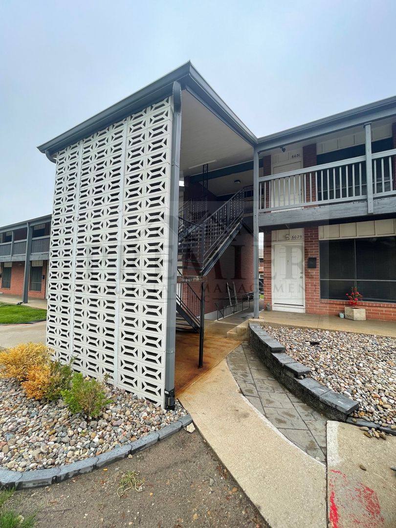 Apartment for rent at 6029 Barton Dr, Shawnee, KS 66203