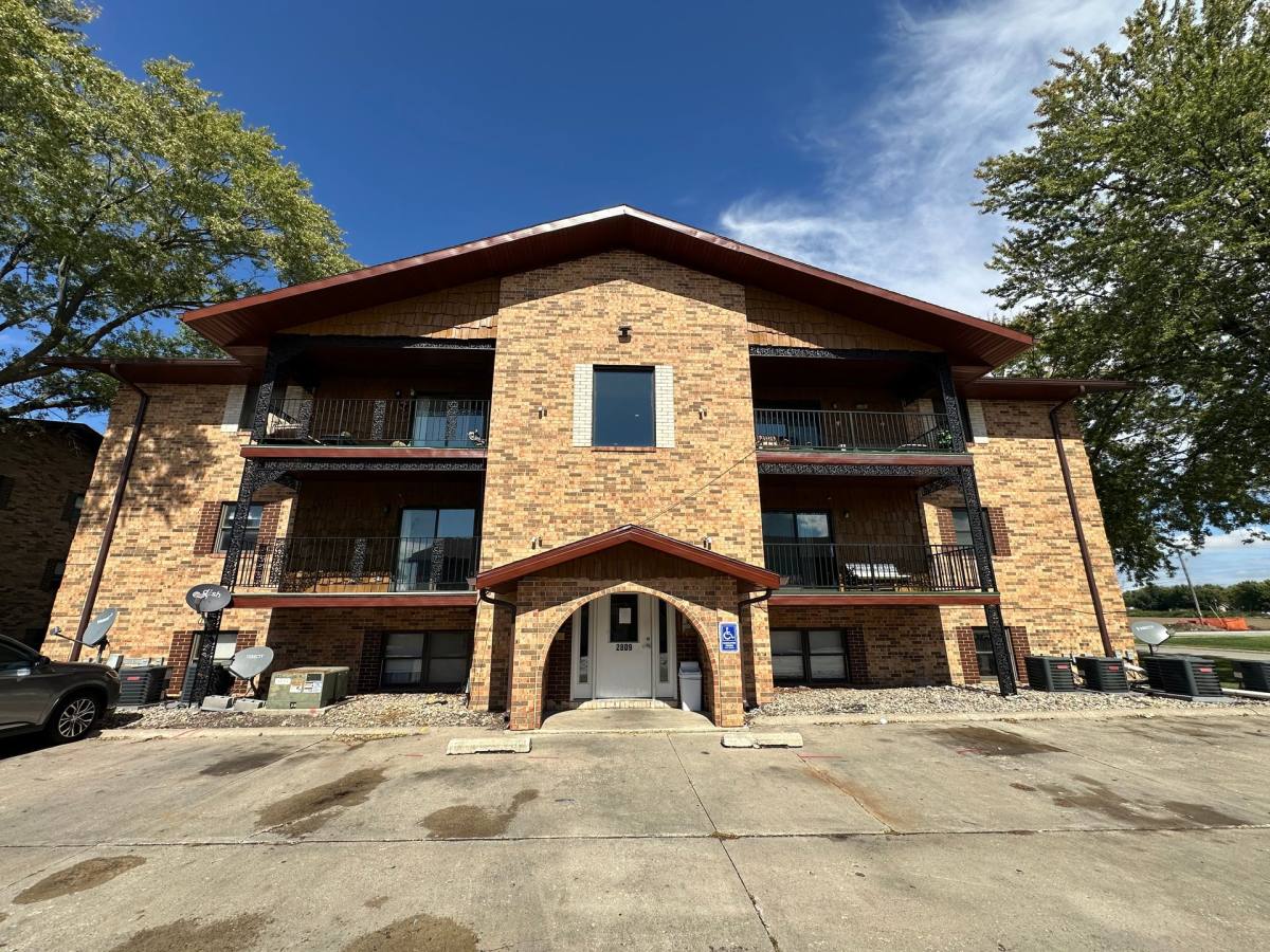 Apartment for rent at 2809 10th Ave N, Fort Dodge, IA 50501