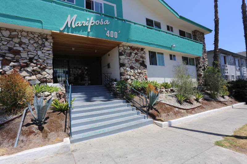 Apartment for rent at 400 S Mariposa #10, Los Angeles, CA 90020