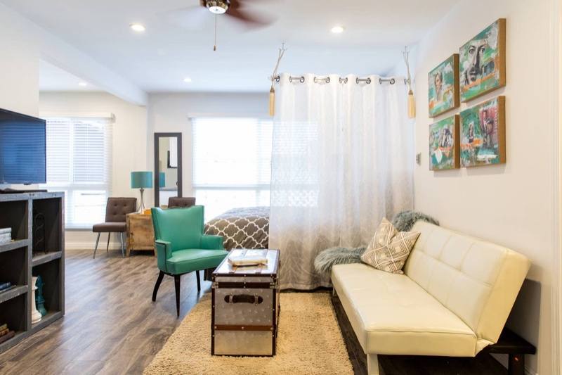 Apartment for rent at 5943 Carlton Way #9, Los Angeles, CA 90028