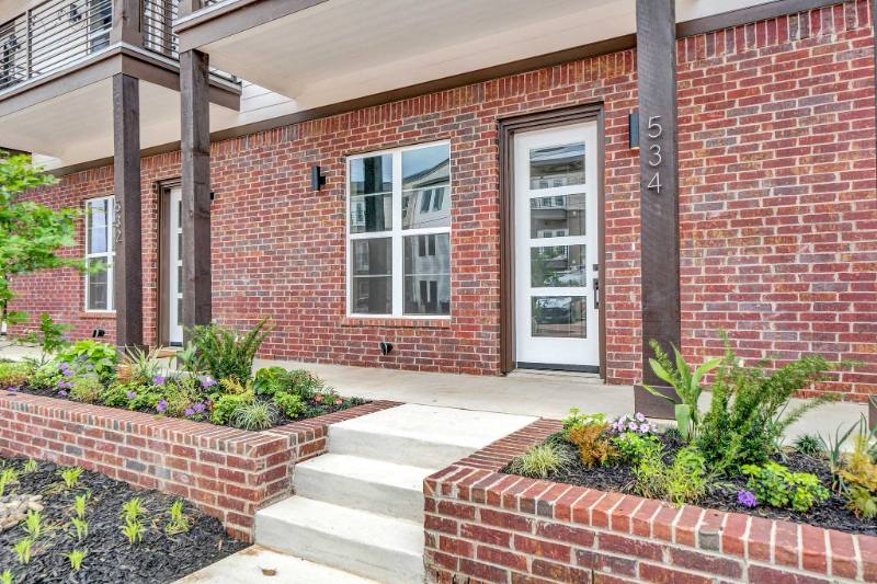 Townhouse for rent at 534 W Erwin St, Tyler, TX 75703