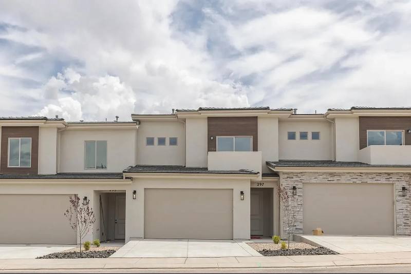 Townhouse for rent at 297 S 1930 W, Hurricane, UT 84737
