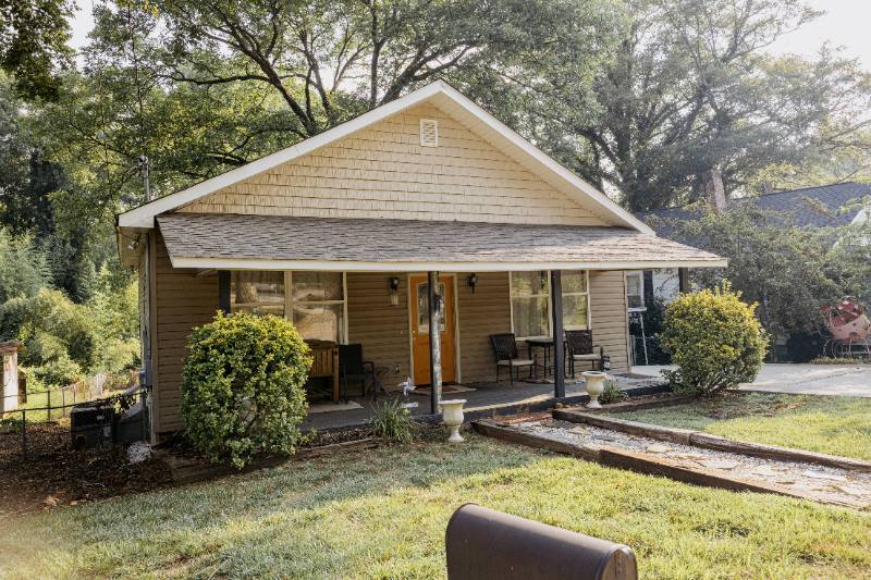 House for rent at 209 Mill St, Taylors, SC 29687