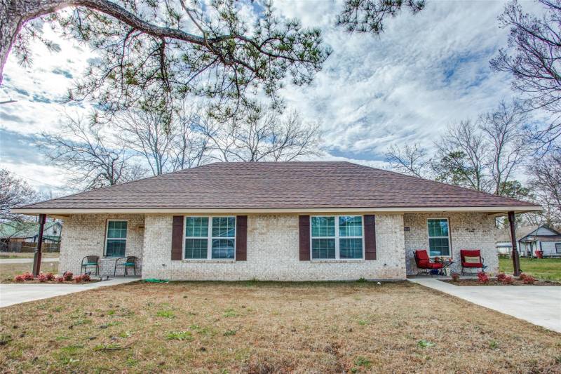 Townhouse for rent at 712 Seven Oaks Rd, Bonham, TX 75418