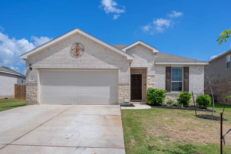 House for rent at 241 Pivot Dr, Taylor, TX 76574