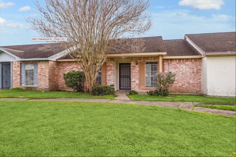 Townhouse for rent at 6827 Chasewood Dr, Missouri City, TX 77489