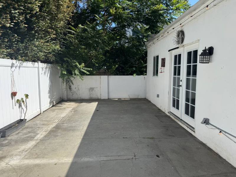 Apartment for rent at 5646 Woodman #2, Van Nuys, CA 91401