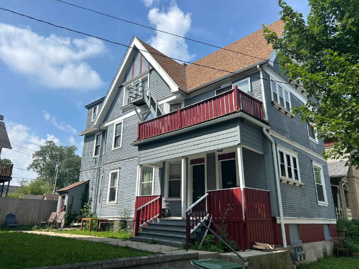 Apartment for rent at 131 E Lloyd, Milwaukee, WI 53212