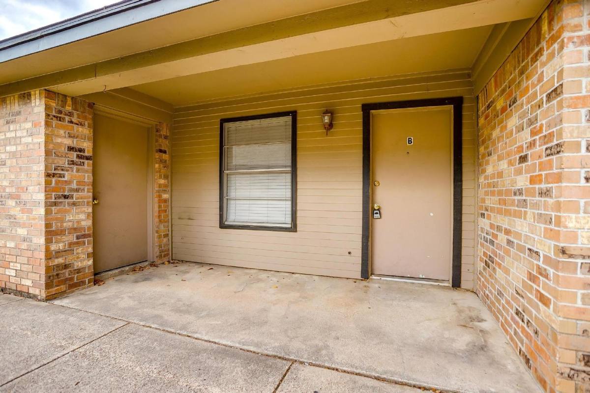 Apartment for rent at 1217 Kimbrough St #B, Fort Worth, TX 76108