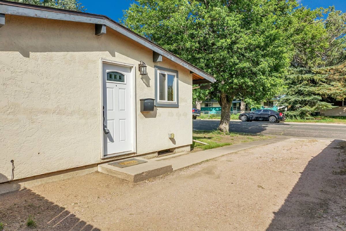3222 Pennsylvania Ave, Colorado Springs, CO 80907