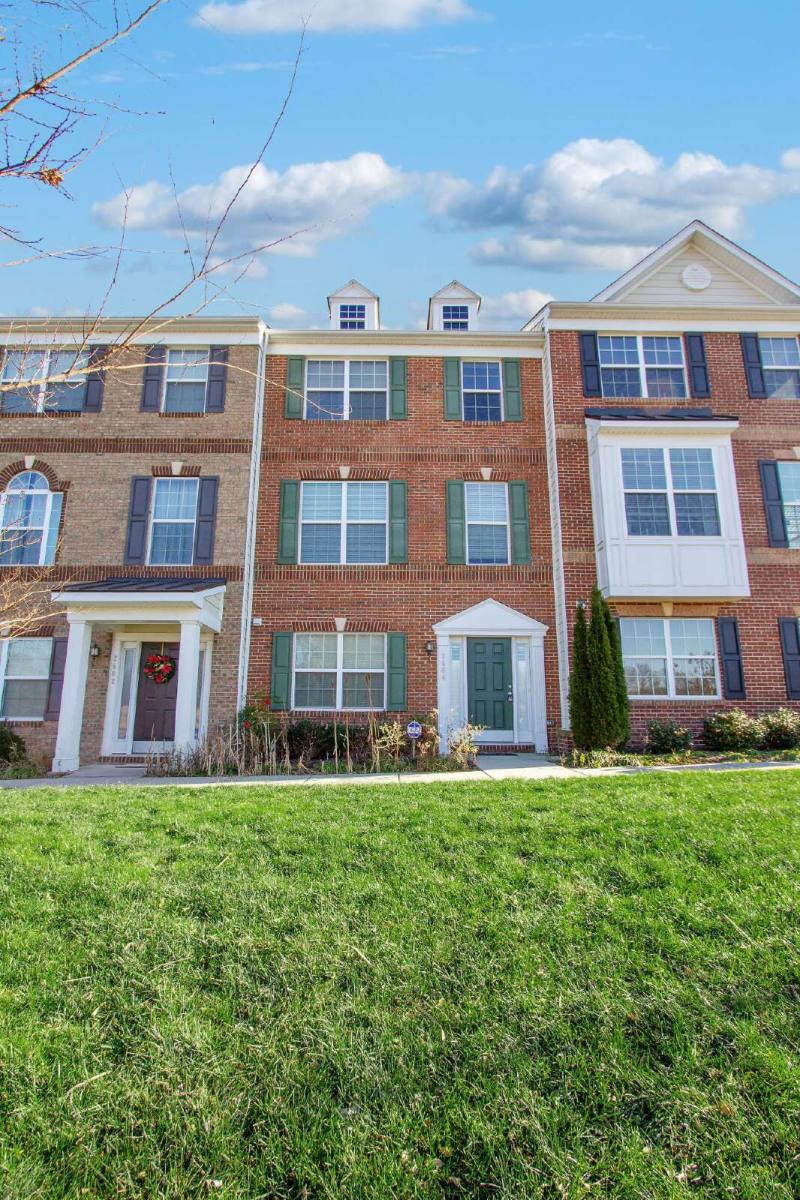 Townhouse for rent at 2564 Cherry Tree Rd, Hanover, MD 21076