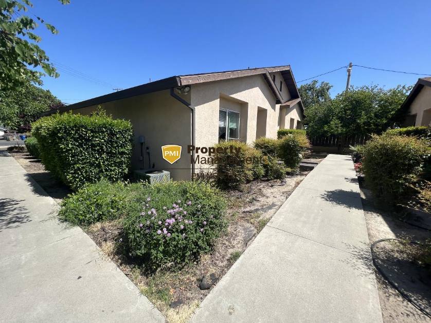 Apartment for rent at 9528 Hinton Ave, Delhi, CA 95315
