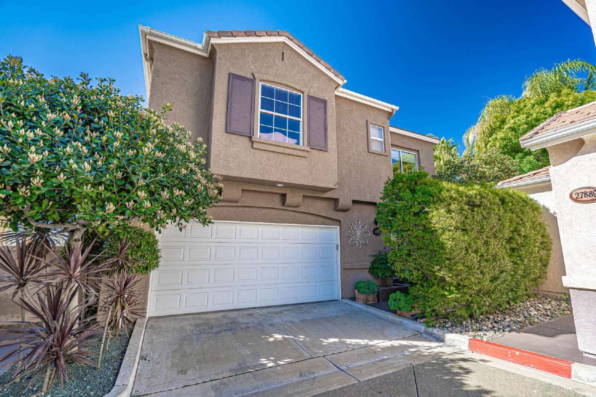 House for rent at 27887 Skycrest Circle, Valencia, CA 91354
