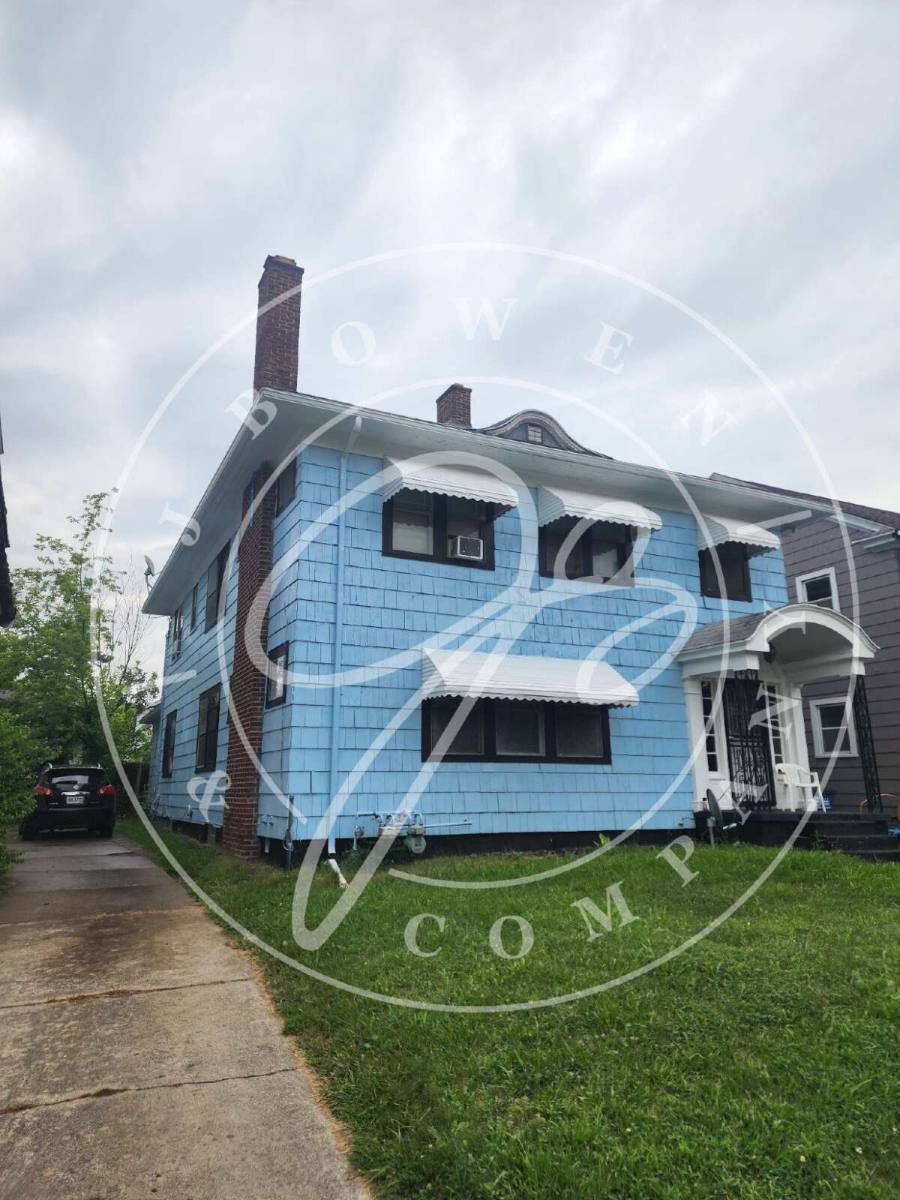 Townhouse for rent at 1518 Potomac Dr, Toledo, OH 43607