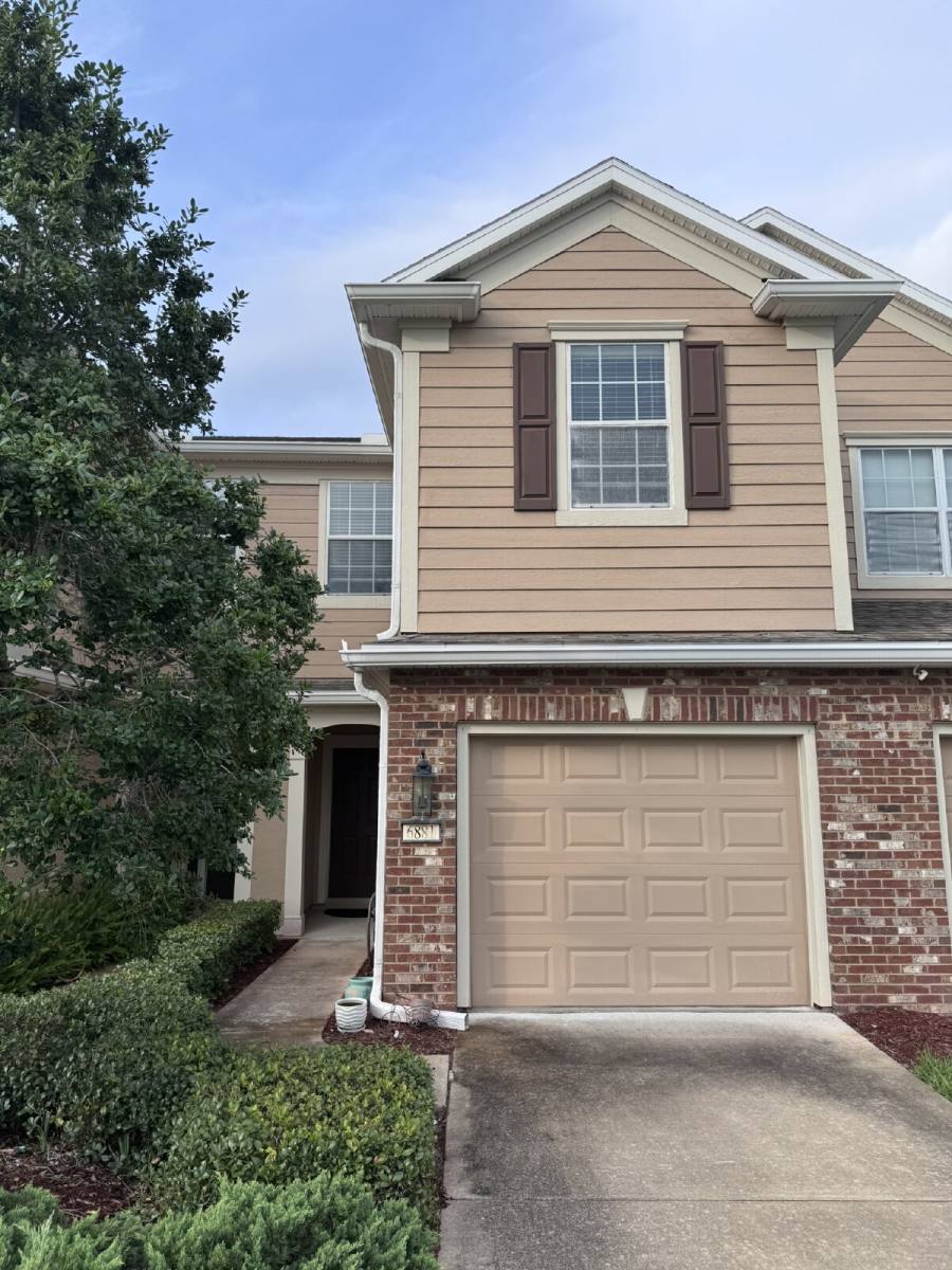 Townhouse for rent at 6881 Roundleaf Dr, Jacksonville, FL 32258