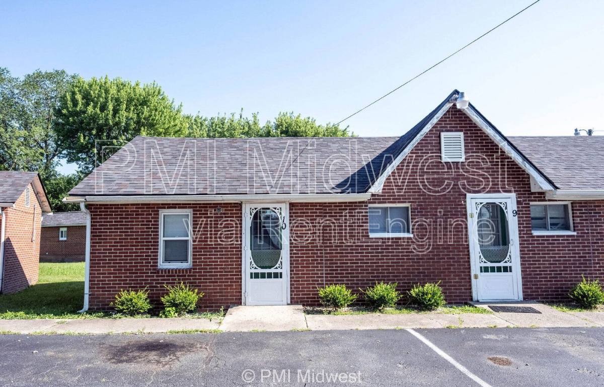 Apartment for rent at 2142 W US-40 #10, Greenfield, IN 46140
