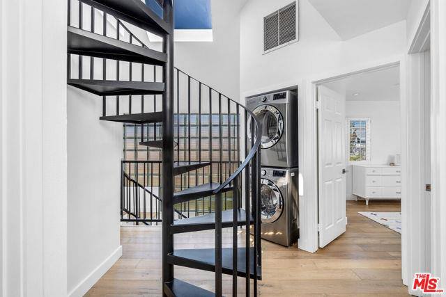 House for rent at 1240 24th St #1, Santa Monica, CA 90404