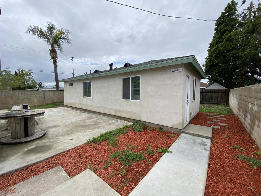 House for rent at 1241 1 2 Saint Anne Place, Santa Ana, CA 92707