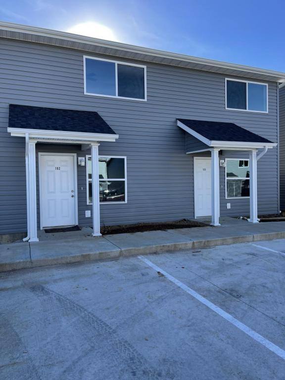 Townhouse for rent at 100 N Progress Dr, Perryville, MO 63775