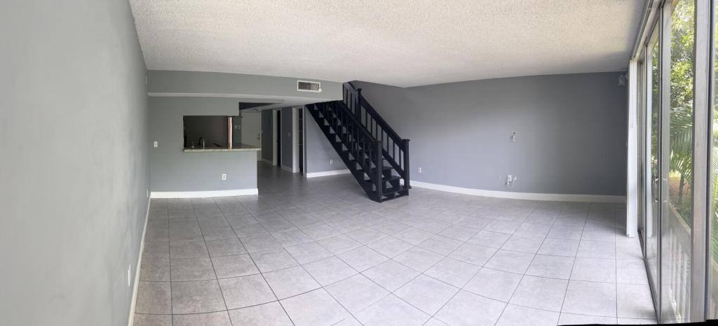 Townhouse for rent at 8401 W Sample Rd, Coral Springs, FL 33065