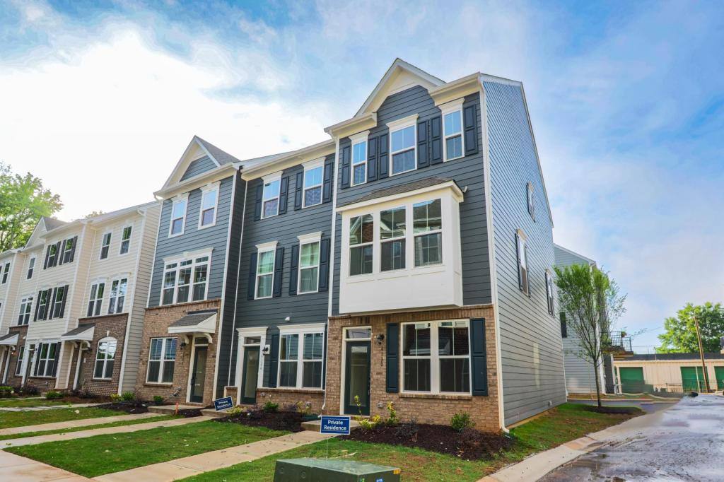 Townhouse for rent at 6130 Cleburne, Charlotte, NC 28217