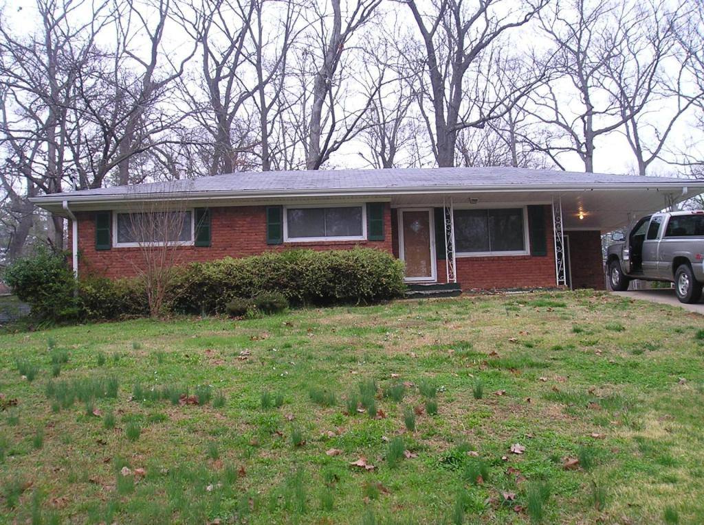 House for rent at 1757 Woodsloe Dr, Decatur, GA 30035