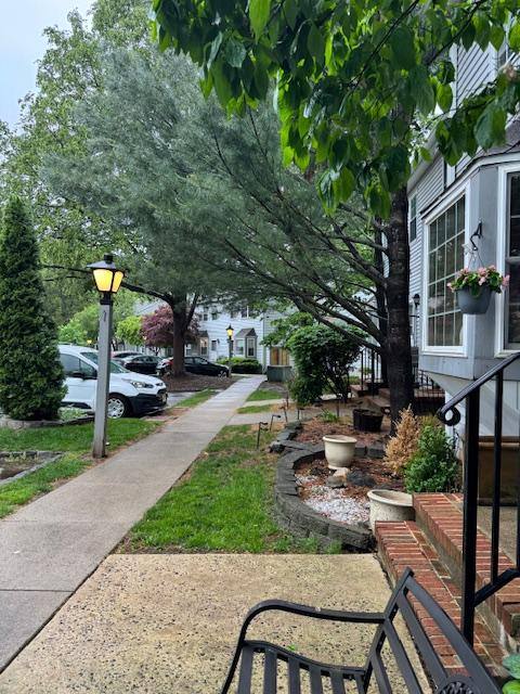 Townhouse for rent at 104 Franklin Court, Flemington, NJ 08822