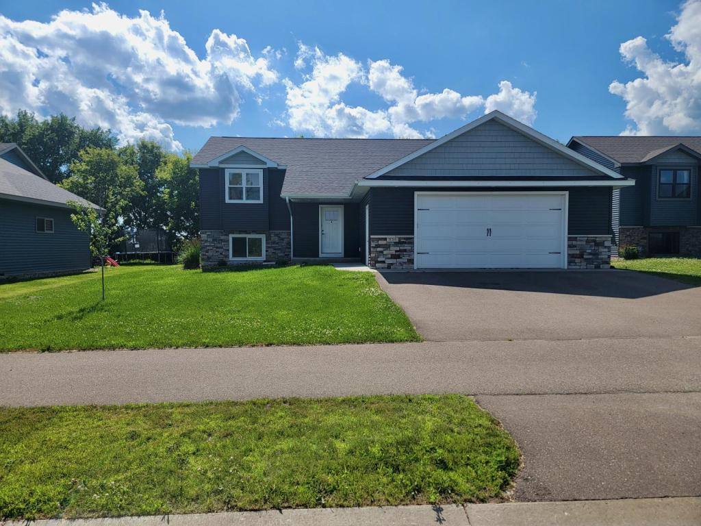House for rent at 535 Prairie Rd, New Richmond, WI 54017