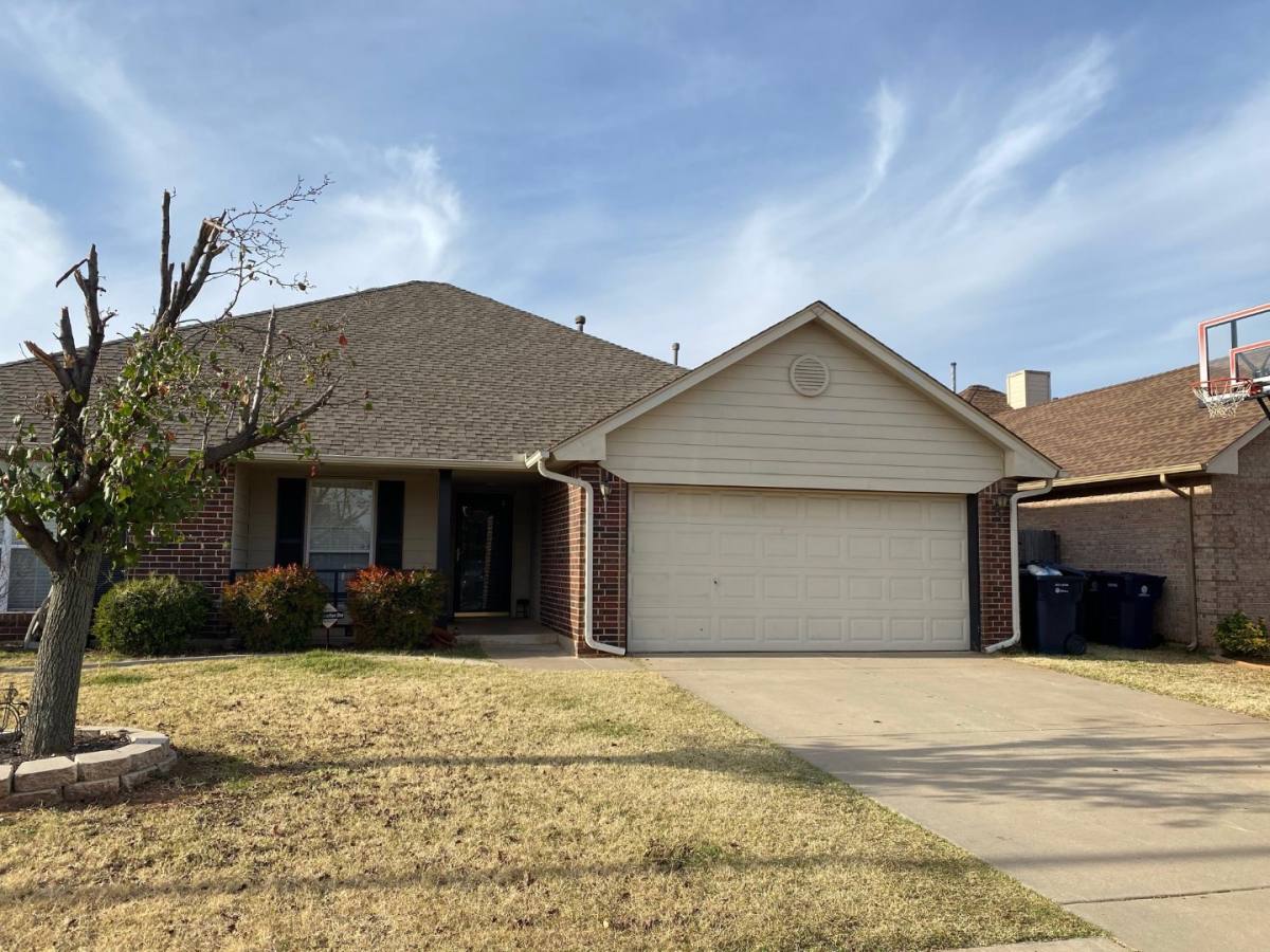 House for rent at 4717 Deer Rdige Blvd, Yukon, OK 73099