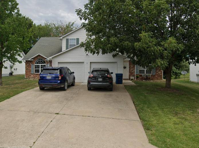 Apartment for rent at 106 Southwoods Court #B, Ashland, MO 65010