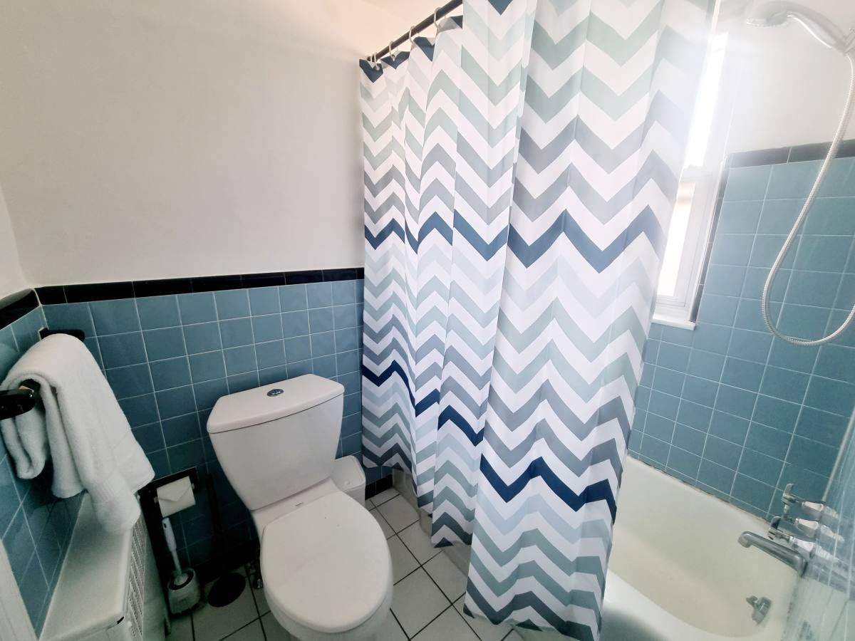 Apartment for rent at 926 Fox Chase Rd #2, Jenkintown, PA 19046