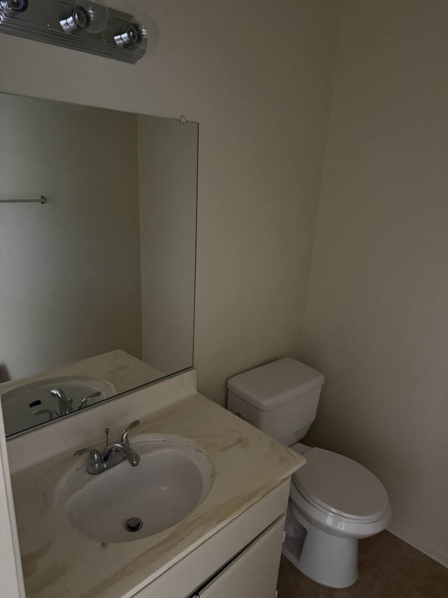 Townhouse for rent at 11312 Morrison St #6, North Hollywood, CA 91601
