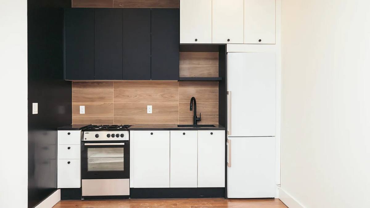 Apartment for rent at 406 Cornelia St #3B, Brooklyn, NY 11237