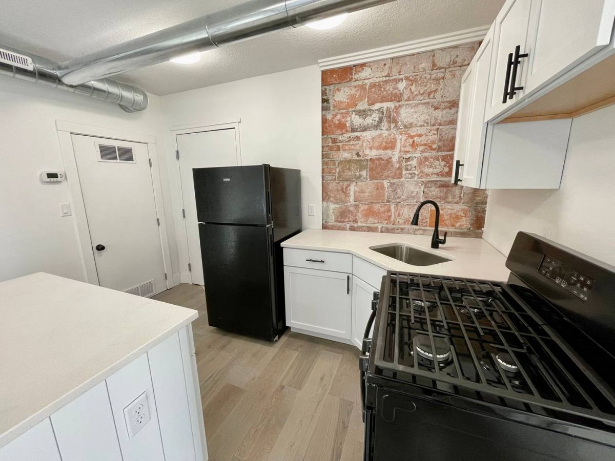 Apartment for rent at 603 Allison Ave, Des Moines, IA 50314